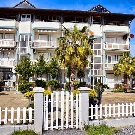 White Sea View Apartment Velipoje Ngoại thất bức ảnh