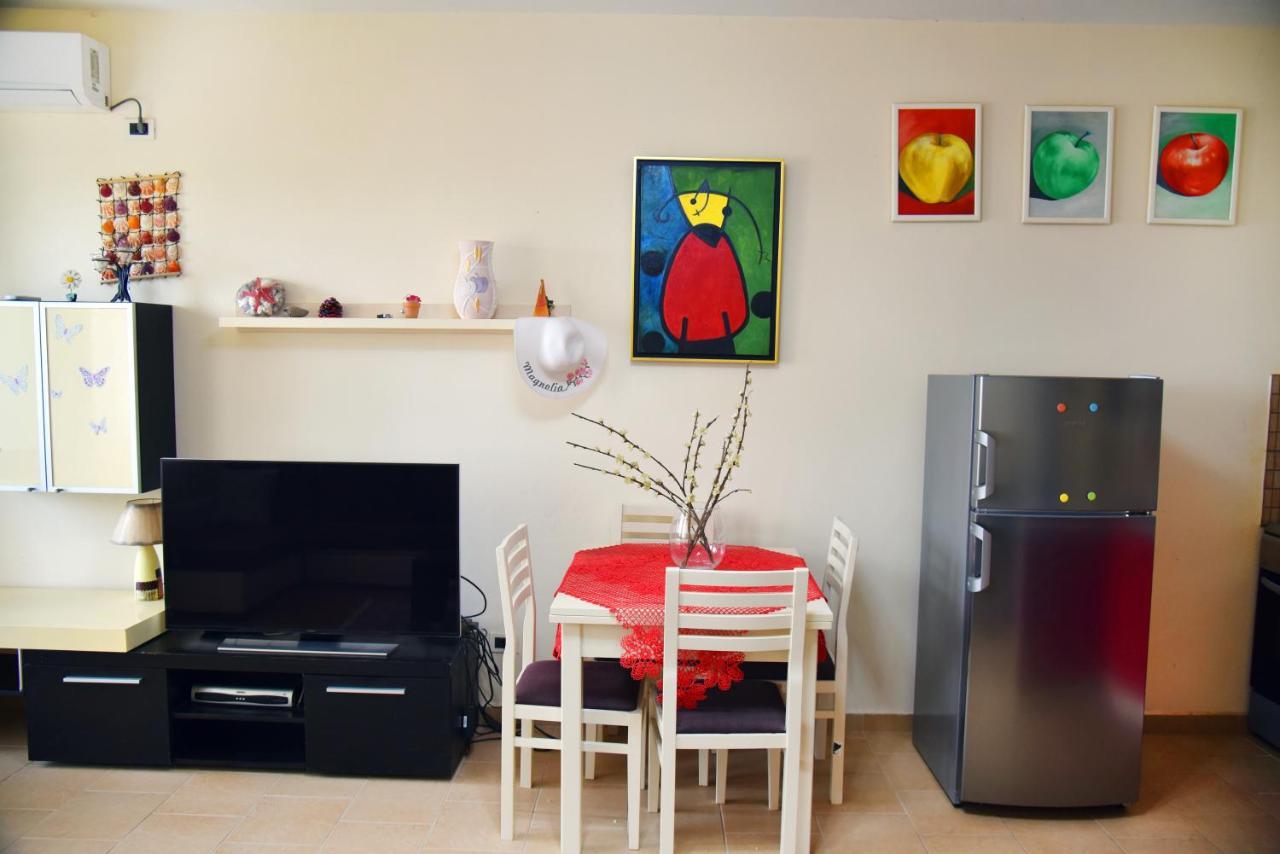 White Sea View Apartment Velipoje Ngoại thất bức ảnh