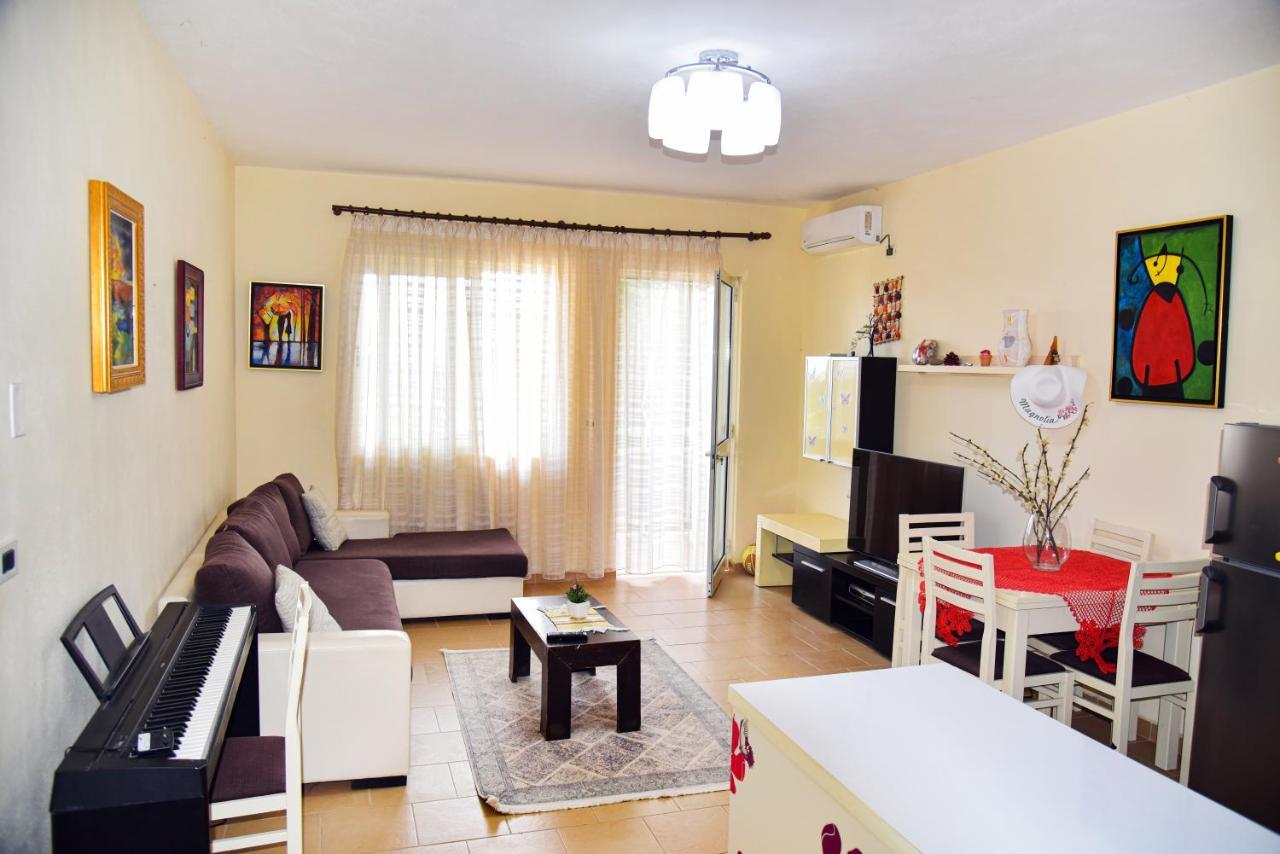White Sea View Apartment Velipoje Ngoại thất bức ảnh